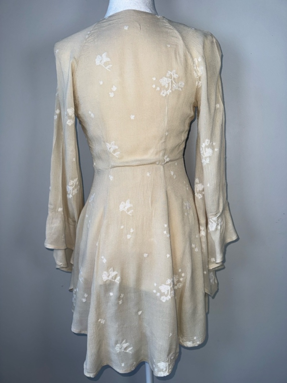Free People Beige Floral Tunic Dress Lightweight Boho Women’s Size Medium - Picture 7 of 16